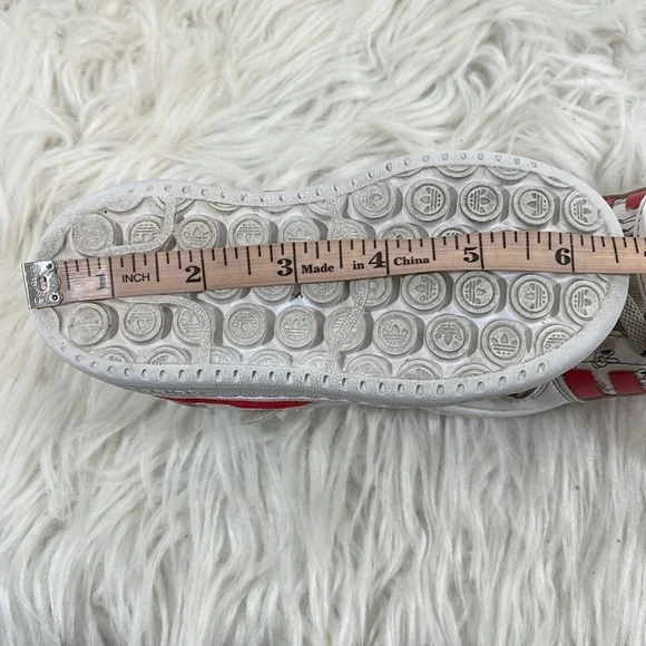 ADIDAS DISNEY Kids Unisex Shoes White & Red Size 8K Pull On Velcro - Picture 13 of 13